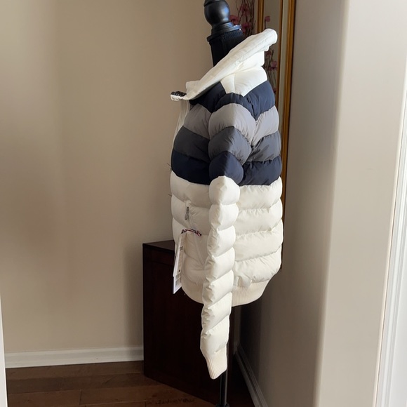 Perfect Moment Queenie Color Block Down - Picture 2 of 12